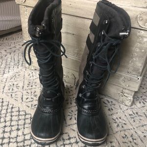 Sorel lace up boots